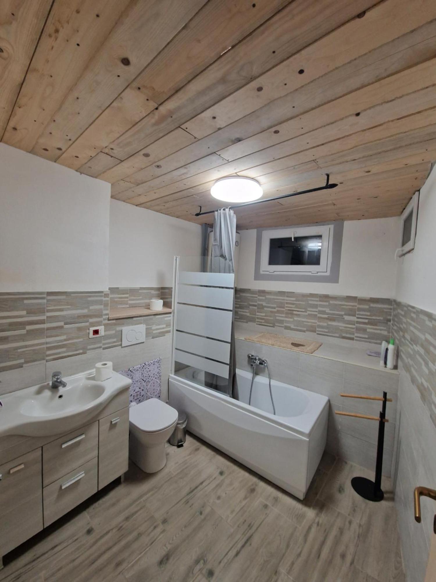 Underground Home Vicino Metropolitana Comasina Cormano Εξωτερικό φωτογραφία